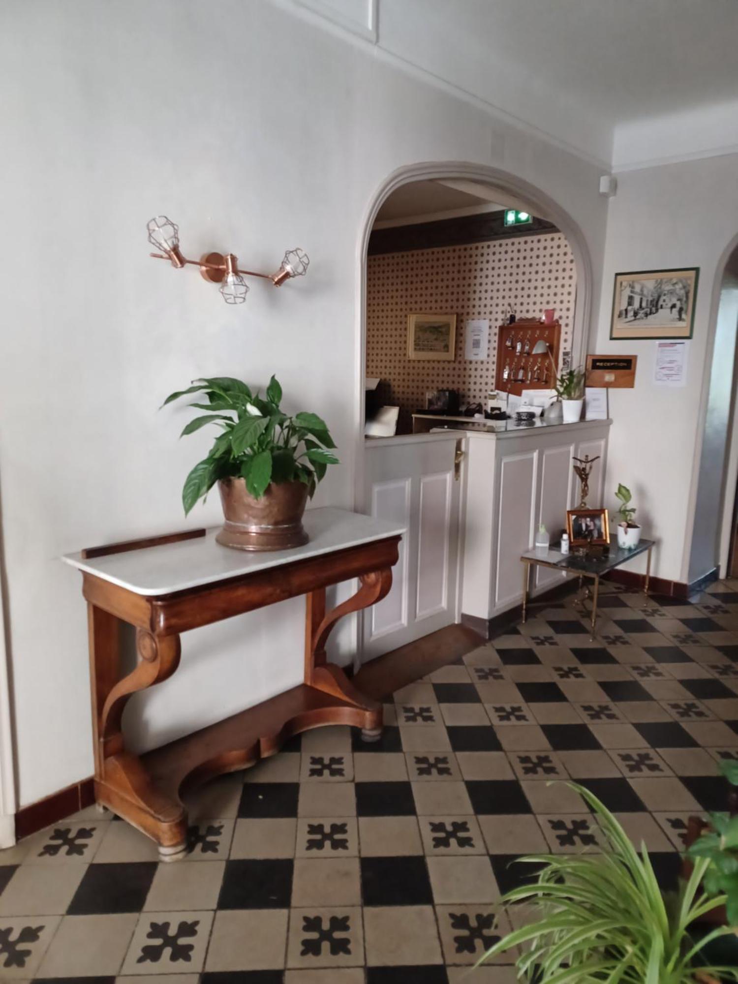 Logis Hotel Du Pont D'Or Barjols Esterno foto